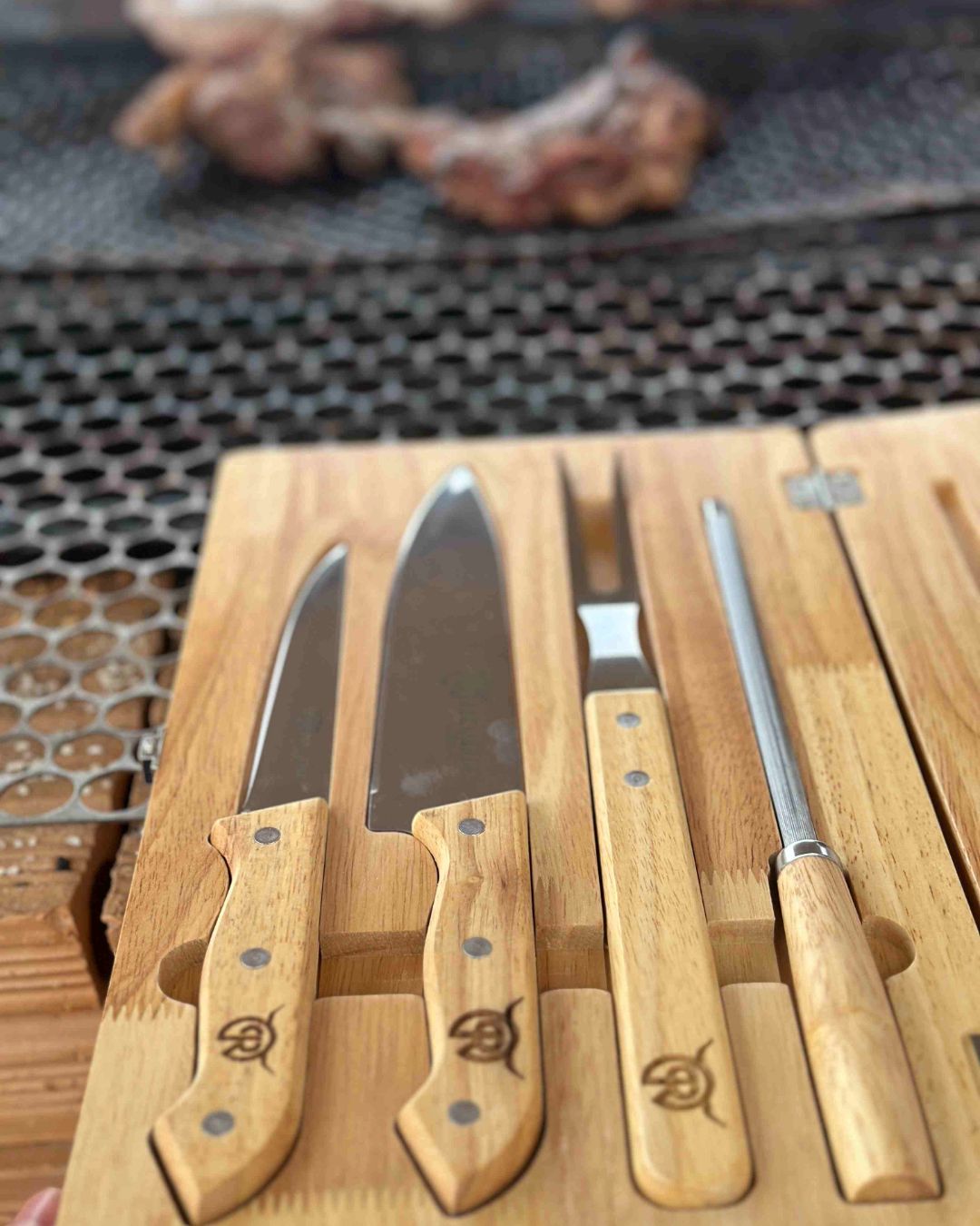 Kit Churrasco com Tábua e 4 Peças